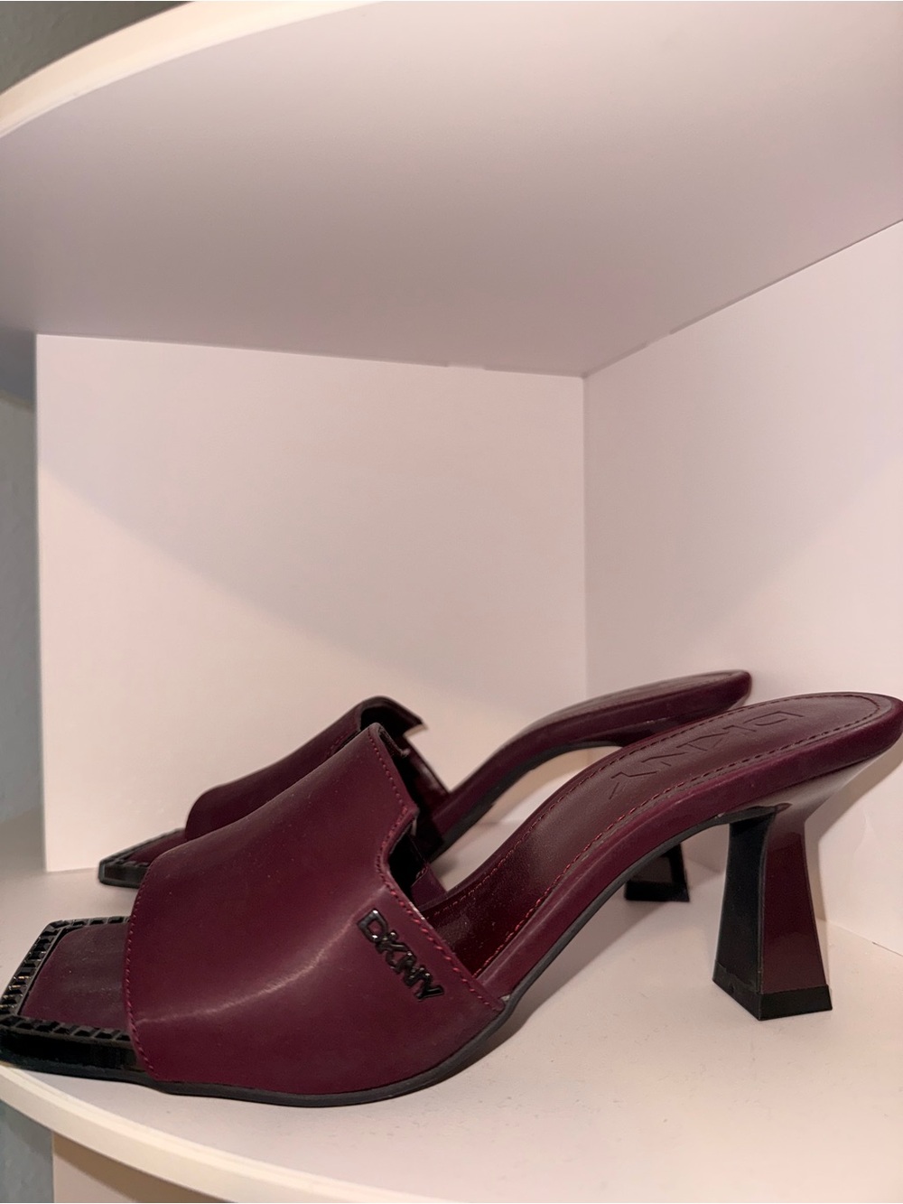 Dkny Women's Deep Burgundy Leather Square-Toe Slip-On Mules